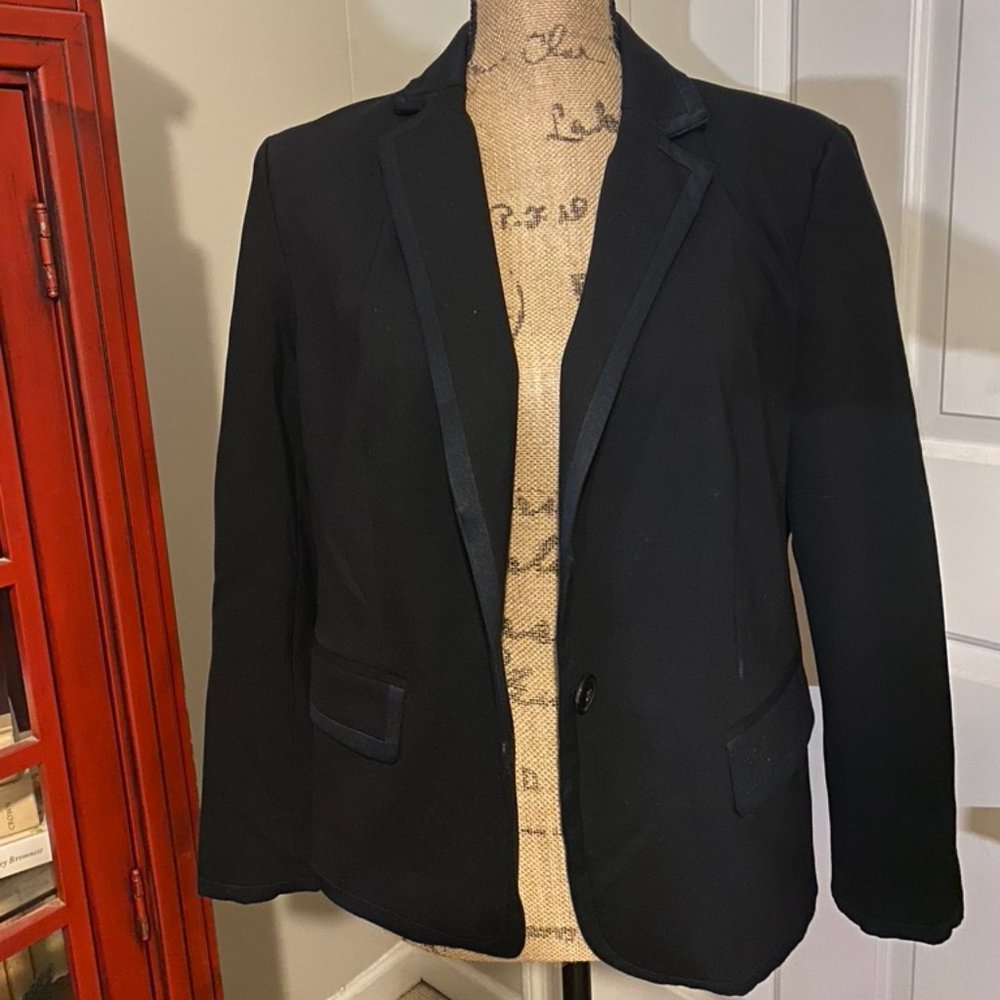 💼 Ann Taylor Black Blazer w/ Ribbon  (sz 14)